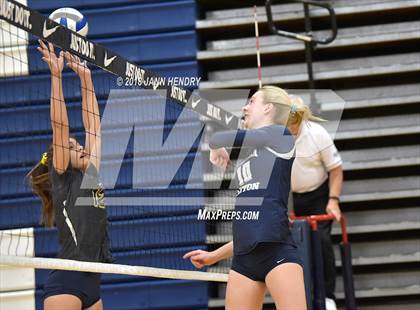 Thumbnail 2 in Sierra Canyon vs Foothill (Durango Fall Classic) photogallery.