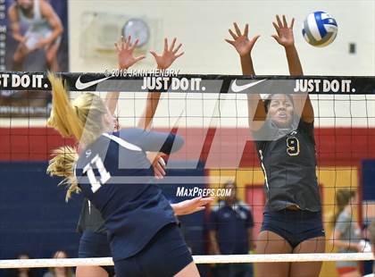 Thumbnail 2 in Sierra Canyon vs Foothill (Durango Fall Classic) photogallery.