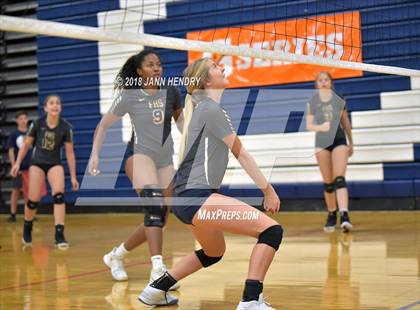 Thumbnail 3 in Sierra Canyon vs Foothill (Durango Fall Classic) photogallery.