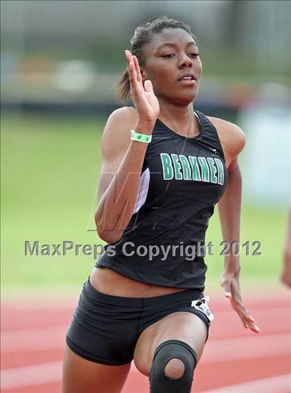 Thumbnail 3 in 2012 TCU Invitational HS Girls photogallery.