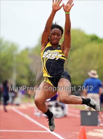 Thumbnail 1 in 2012 TCU Invitational HS Girls photogallery.