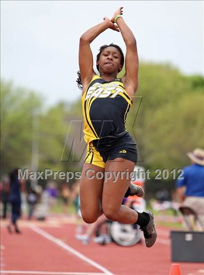 Thumbnail 3 in 2012 TCU Invitational HS Girls photogallery.