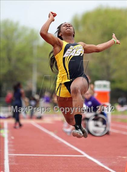 Thumbnail 2 in 2012 TCU Invitational HS Girls photogallery.