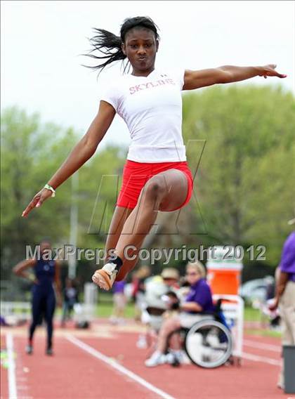 Thumbnail 3 in 2012 TCU Invitational HS Girls photogallery.