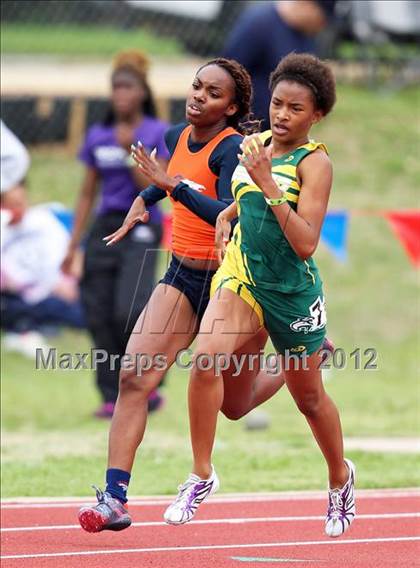 Thumbnail 1 in 2012 TCU Invitational HS Girls photogallery.