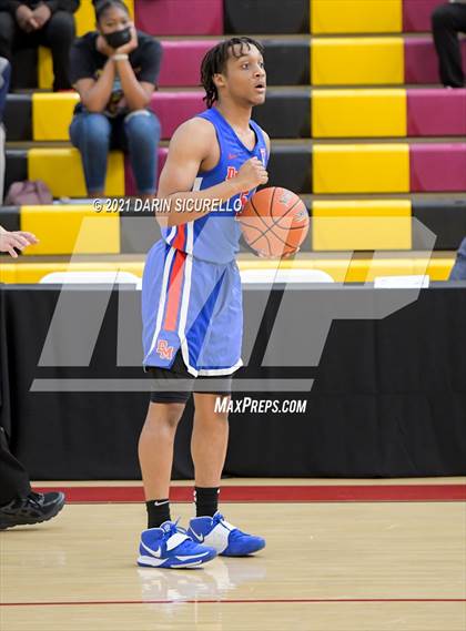 Thumbnail 3 in Pace Academy vs. DeMatha (Hoophall West Tournament) photogallery.
