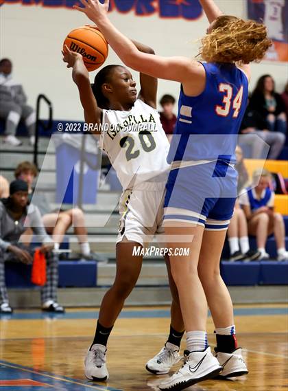 Thumbnail 3 in Chilton County vs Isabella (Chilton County Tournament) photogallery.