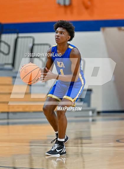 Thumbnail 2 in Battle Ground Academy vs. Creekview photogallery.