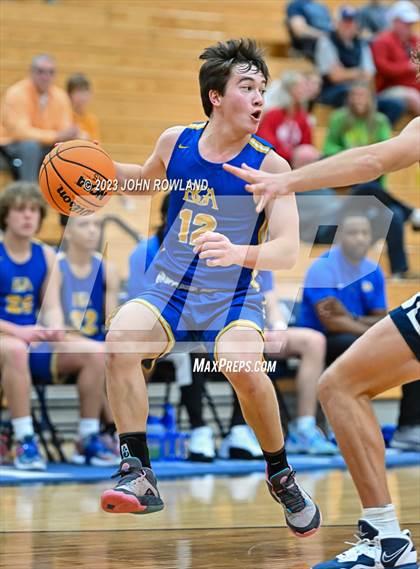 Thumbnail 1 in Battle Ground Academy vs. Creekview photogallery.