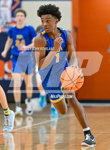 Thumbnail 3 in Battle Ground Academy vs. Creekview photogallery.