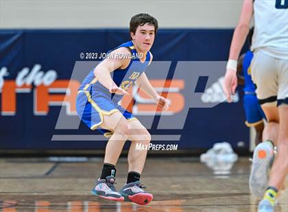 Thumbnail 3 in Battle Ground Academy vs. Creekview photogallery.