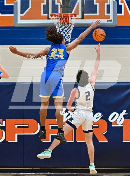 Thumbnail 3 in Battle Ground Academy vs. Creekview photogallery.