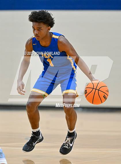 Thumbnail 3 in Battle Ground Academy vs. Creekview photogallery.
