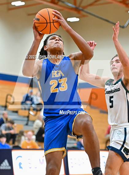 Thumbnail 3 in Battle Ground Academy vs. Creekview photogallery.