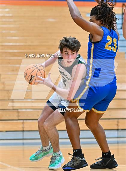 Thumbnail 2 in Battle Ground Academy vs. Creekview photogallery.