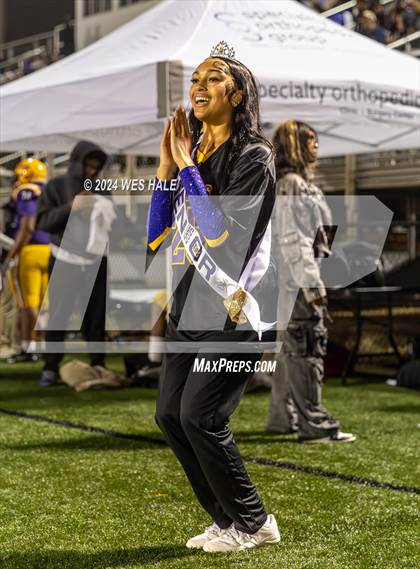 Thumbnail 1 in DeSoto Central (Senior Night) photogallery.
