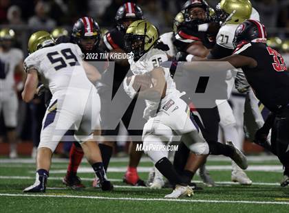 Thumbnail 2 in Aliquippa vs. Bishop McDevitt (PIAA 4A Final) photogallery.