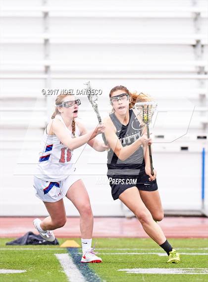 Thumbnail 3 in St. Ignatius vs. Archbishop Mitty photogallery.
