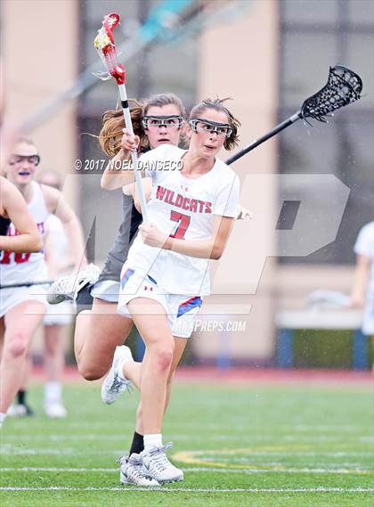 Thumbnail 3 in St. Ignatius vs. Archbishop Mitty photogallery.