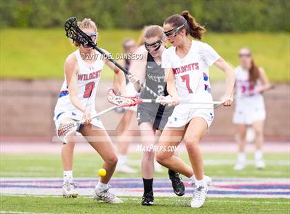 Thumbnail 1 in St. Ignatius vs. Archbishop Mitty photogallery.