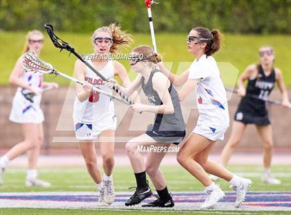 Thumbnail 3 in St. Ignatius vs. Archbishop Mitty photogallery.