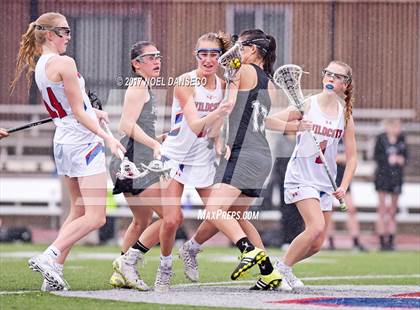 Thumbnail 3 in St. Ignatius vs. Archbishop Mitty photogallery.