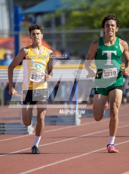 Thumbnail 2 in AIA Track & Field Championships (Boys Relay 4x800 DIV 3) photogallery.