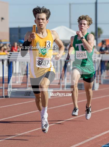 Thumbnail 2 in AIA Track & Field Championships (Boys Relay 4x800 DIV 3) photogallery.