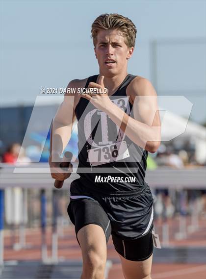 Thumbnail 3 in AIA Track & Field Championships (Boys Relay 4x800 DIV 3) photogallery.