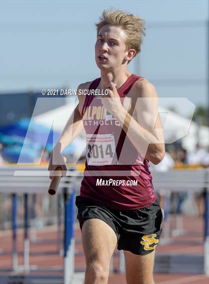 Thumbnail 2 in AIA Track & Field Championships (Boys Relay 4x800 DIV 3) photogallery.