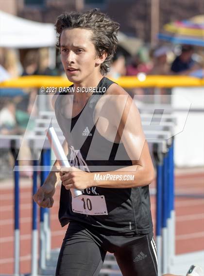 Thumbnail 2 in AIA Track & Field Championships (Boys Relay 4x800 DIV 3) photogallery.