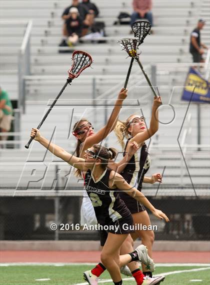Thumbnail 1 in Oak Park vs. Mater Dei (US LAX/CIF Southern Section Final) photogallery.