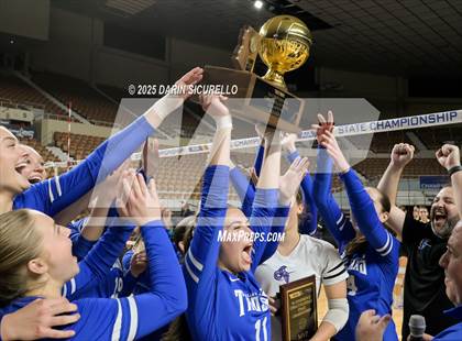 Thumbnail 3 in Northwest Christian vs Valley Christian (AIA 3A Final - Awards) photogallery.