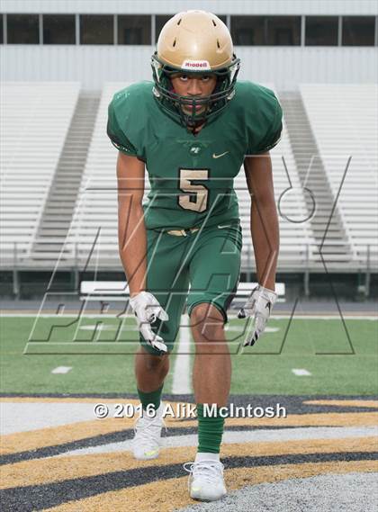 Thumbnail 1 in DeSoto (2016 Preseason Top 25 Early Contenders Photo Shoot)  photogallery.