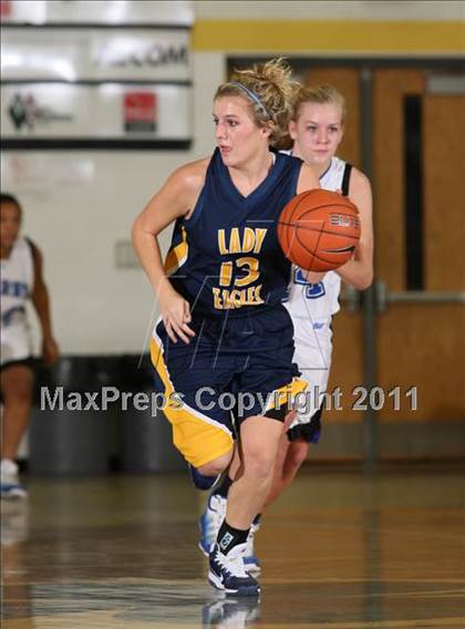 Thumbnail 1 in Karns vs. Seymour (Pilot Food-mart Invitational) photogallery.