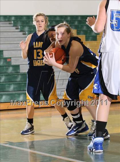 Thumbnail 1 in Karns vs. Seymour (Pilot Food-mart Invitational) photogallery.
