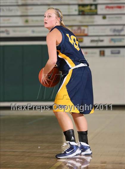 Thumbnail 1 in Karns vs. Seymour (Pilot Food-mart Invitational) photogallery.
