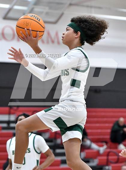 Thumbnail 1 in Garces Memorial vs. St. Patrick-St. Vincent (Fr. Barry Christmas Classic) photogallery.