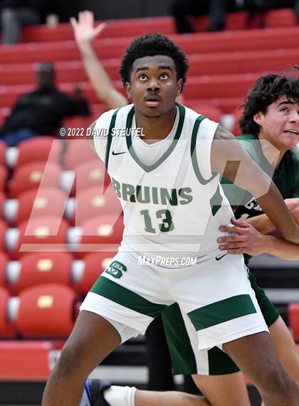 Thumbnail 3 in Garces Memorial vs. St. Patrick-St. Vincent (Fr. Barry Christmas Classic) photogallery.