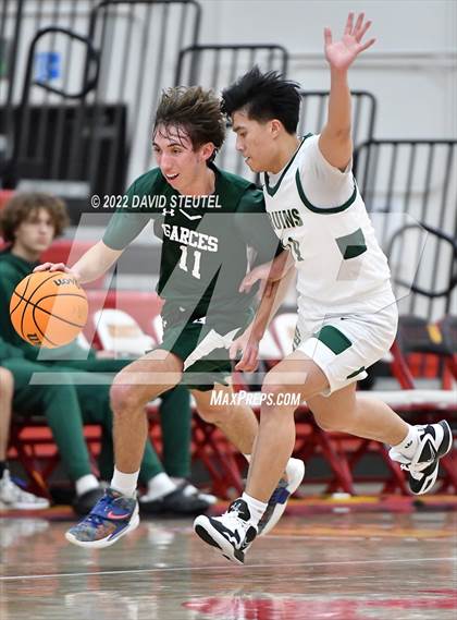 Thumbnail 3 in Garces Memorial vs. St. Patrick-St. Vincent (Fr. Barry Christmas Classic) photogallery.