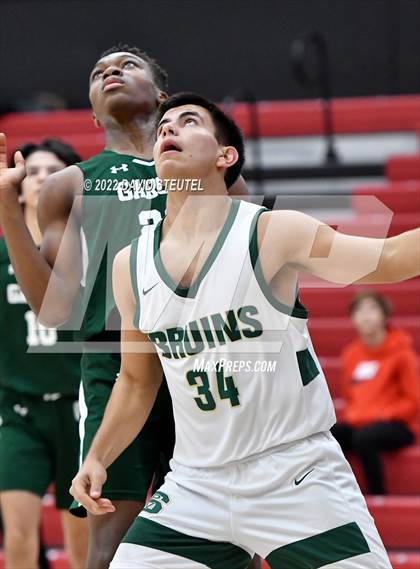 Thumbnail 1 in Garces Memorial vs. St. Patrick-St. Vincent (Fr. Barry Christmas Classic) photogallery.