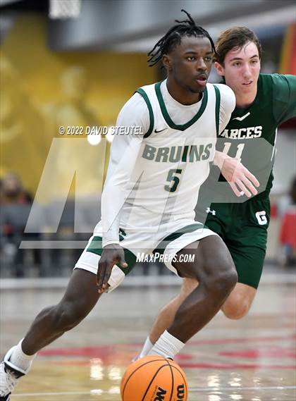 Thumbnail 2 in Garces Memorial vs. St. Patrick-St. Vincent (Fr. Barry Christmas Classic) photogallery.