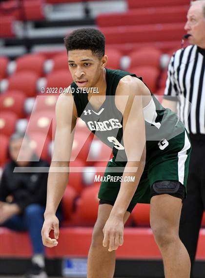 Thumbnail 2 in Garces Memorial vs. St. Patrick-St. Vincent (Fr. Barry Christmas Classic) photogallery.