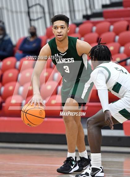 Thumbnail 1 in Garces Memorial vs. St. Patrick-St. Vincent (Fr. Barry Christmas Classic) photogallery.