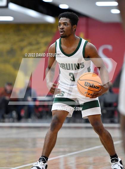 Thumbnail 3 in Garces Memorial vs. St. Patrick-St. Vincent (Fr. Barry Christmas Classic) photogallery.