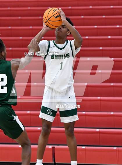 Thumbnail 1 in Garces Memorial vs. St. Patrick-St. Vincent (Fr. Barry Christmas Classic) photogallery.