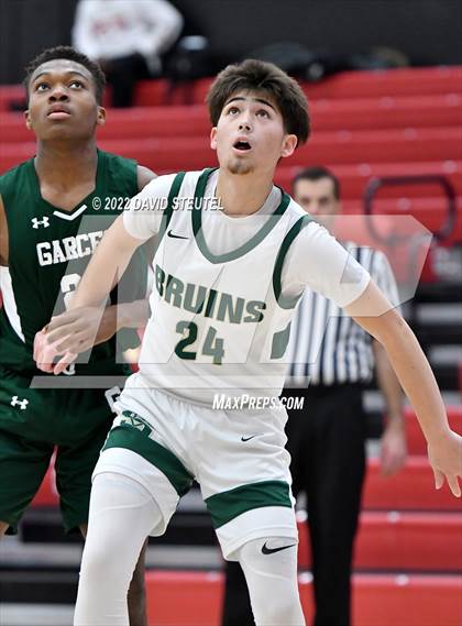 Thumbnail 1 in Garces Memorial vs. St. Patrick-St. Vincent (Fr. Barry Christmas Classic) photogallery.