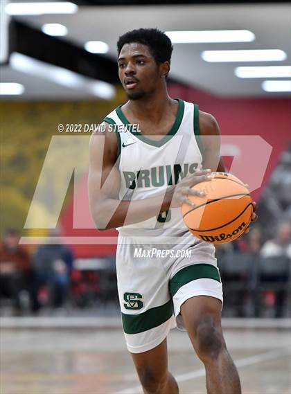 Thumbnail 2 in Garces Memorial vs. St. Patrick-St. Vincent (Fr. Barry Christmas Classic) photogallery.