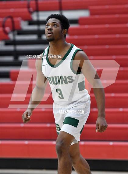 Thumbnail 3 in Garces Memorial vs. St. Patrick-St. Vincent (Fr. Barry Christmas Classic) photogallery.
