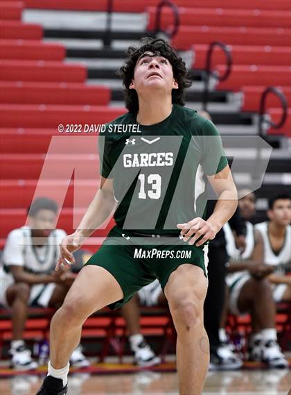 Thumbnail 3 in Garces Memorial vs. St. Patrick-St. Vincent (Fr. Barry Christmas Classic) photogallery.